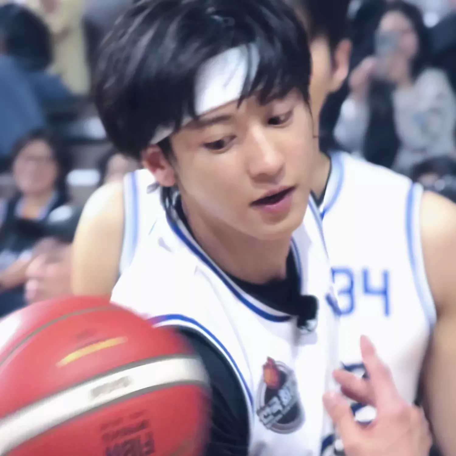 Recent activity shot of Chanyeol (EXO)
