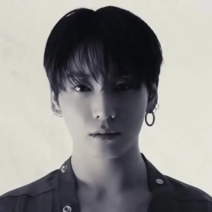 Foto aktivitas terbaru Jungkook (BTS)