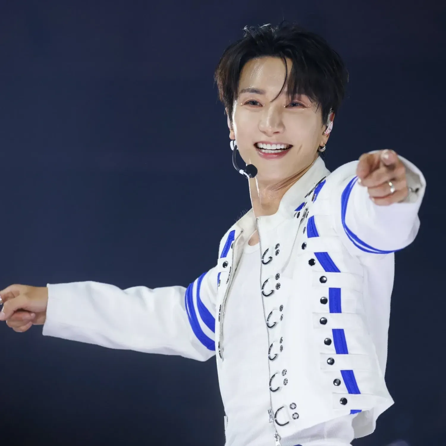 Behind-the-scenes cut of Leeteuk (Super Junior)