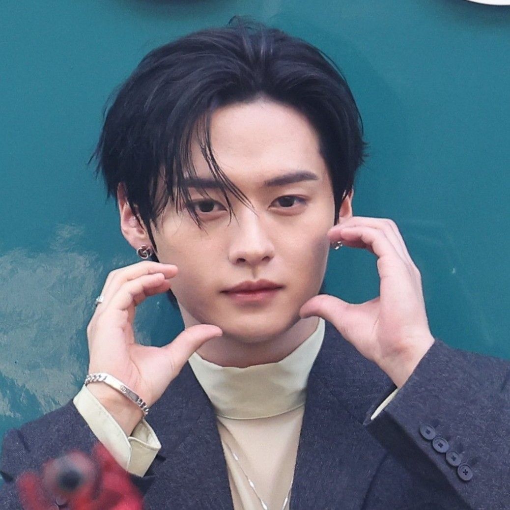 Behind-the-scenes cut of Lee Know (Stray Kids)