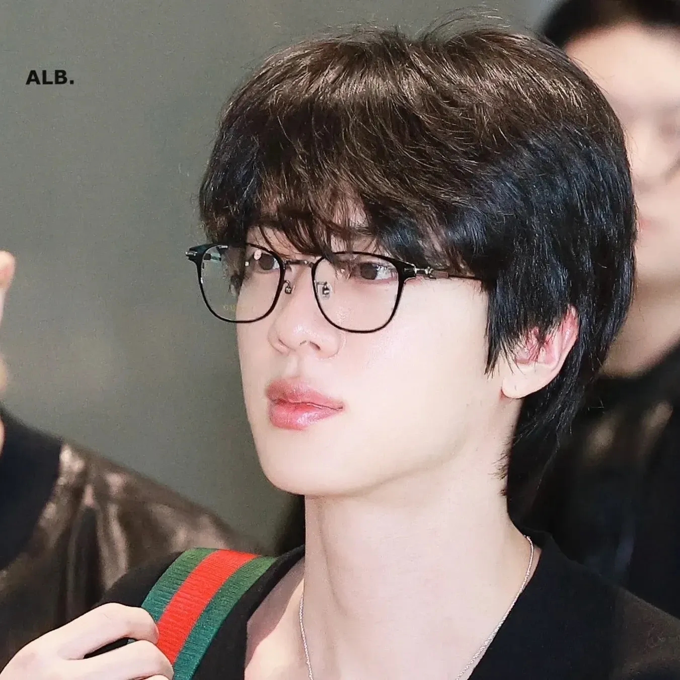 Foto aktivitas terbaru Jin (BTS)