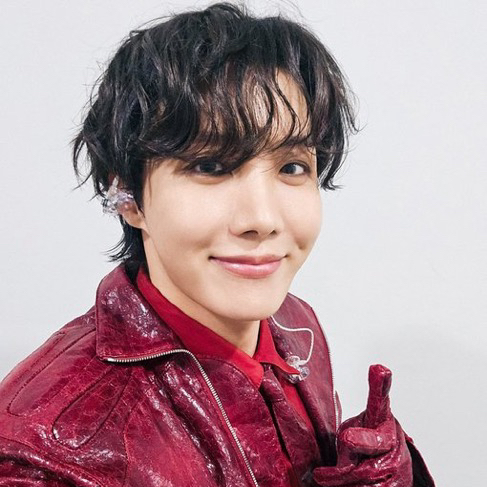 Foto aktivitas terbaru j-hope (BTS)
