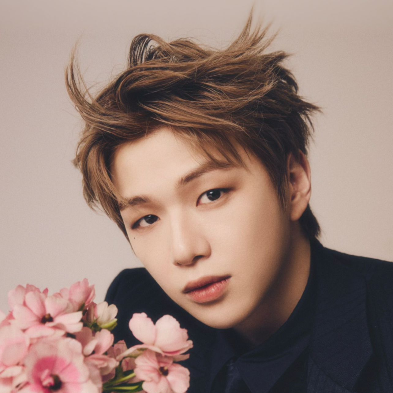 강다니엘의 비하인드 컷