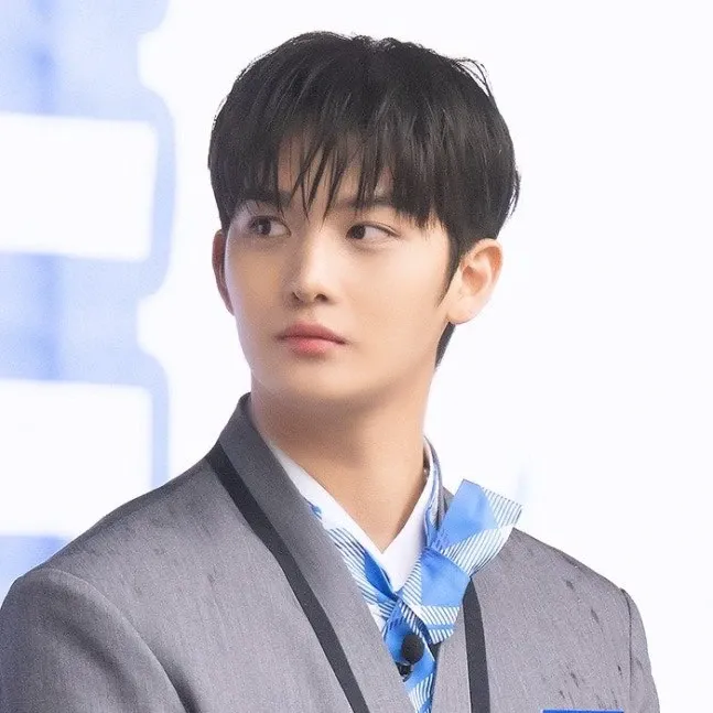 Latest photo of Bae Jinyoung