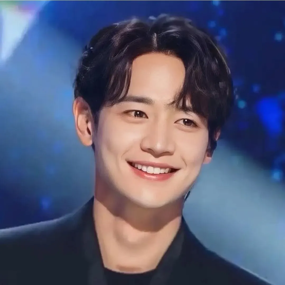 Behind-the-scenes cut of Minho (SHINee)
