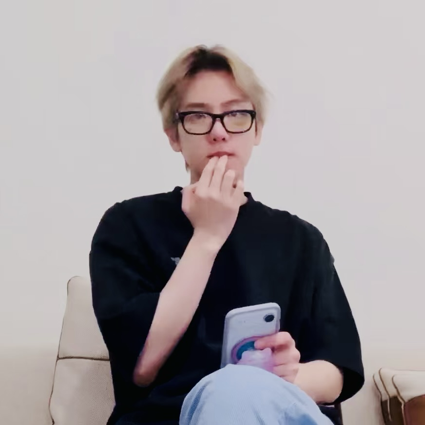 백현 (EXO) 최근 활동샷