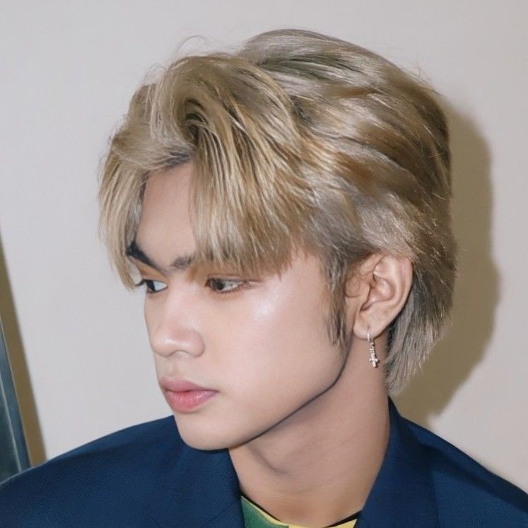 Behind-the-scenes cut of Jeromy (HORI7ON)