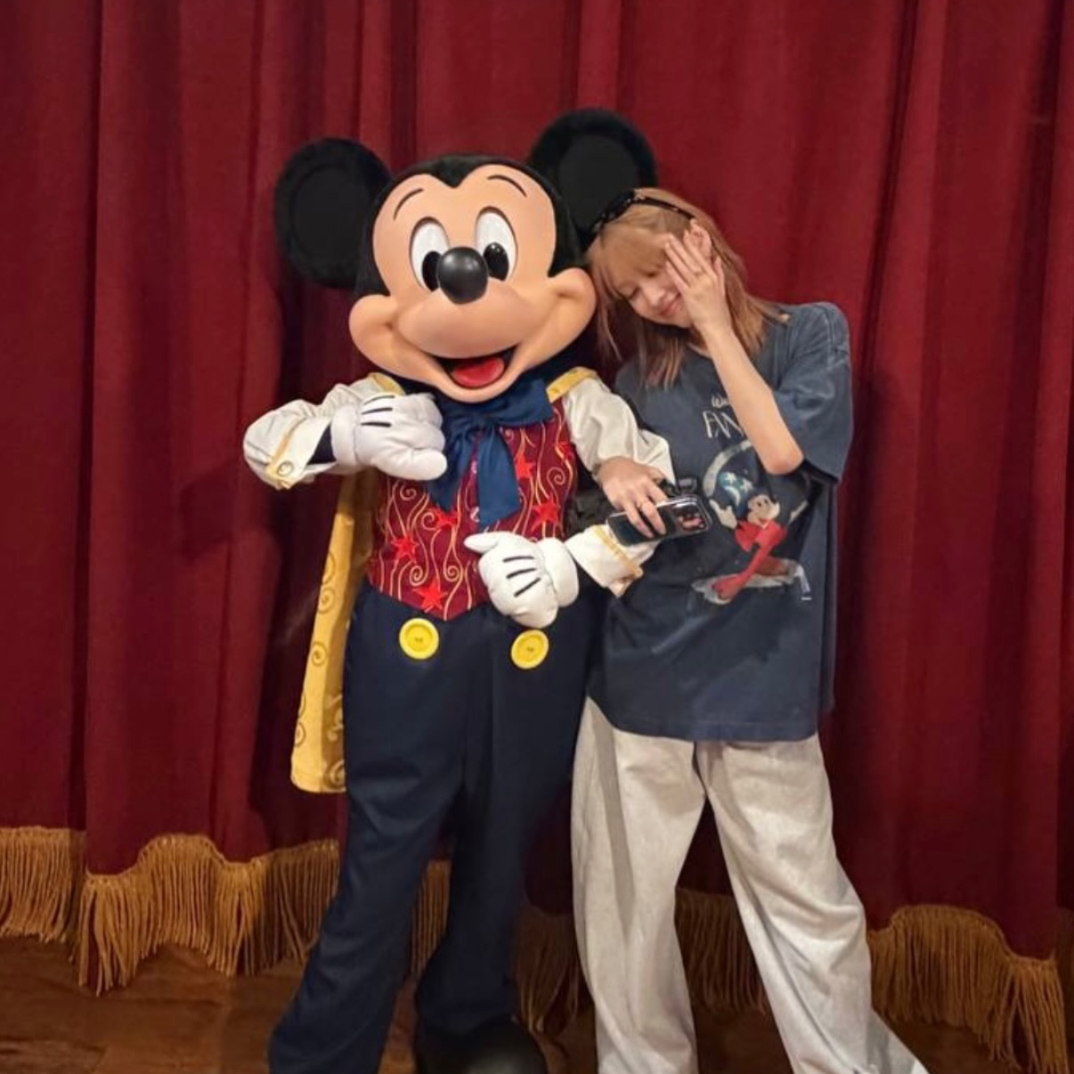 Potret di balik layar Momo (TWICE)