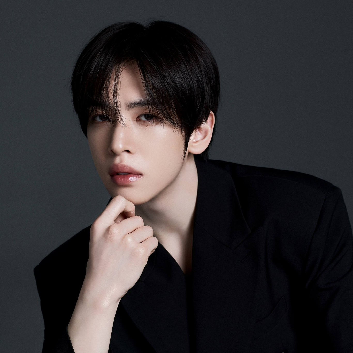 Behind-the-scenes cut of Allen (CRAVITY)