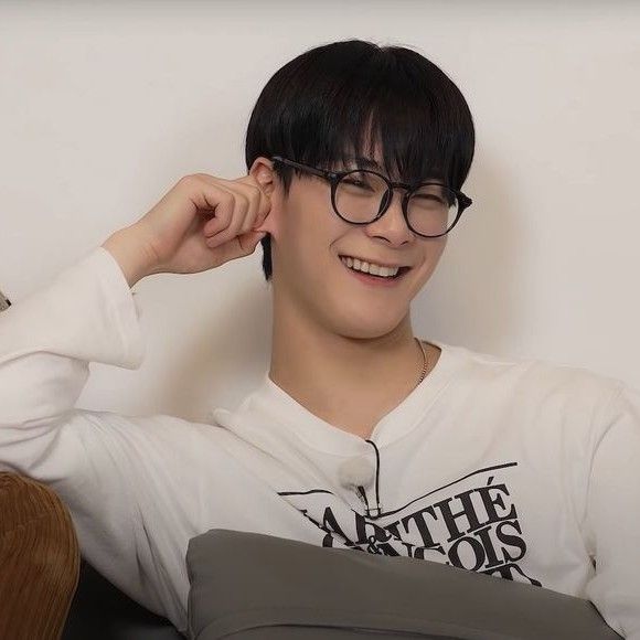 A moment captured by Moonbin (ASTRO)'s fan