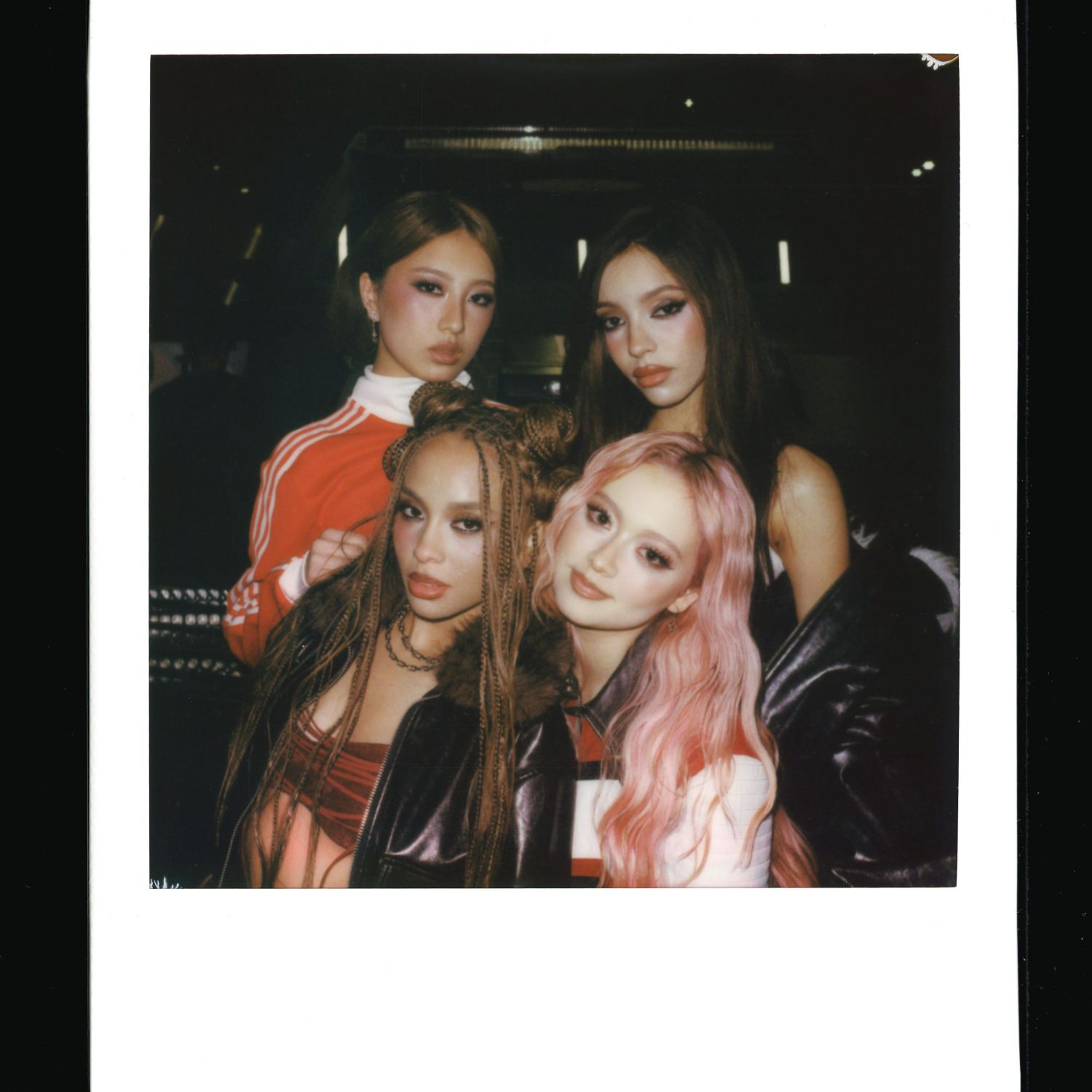 Behind-the-scenes cut of GIRLSET