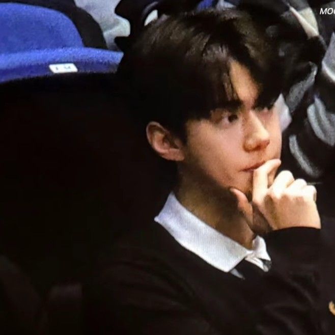 Behind-the-scenes cut of Sehun (EXO)