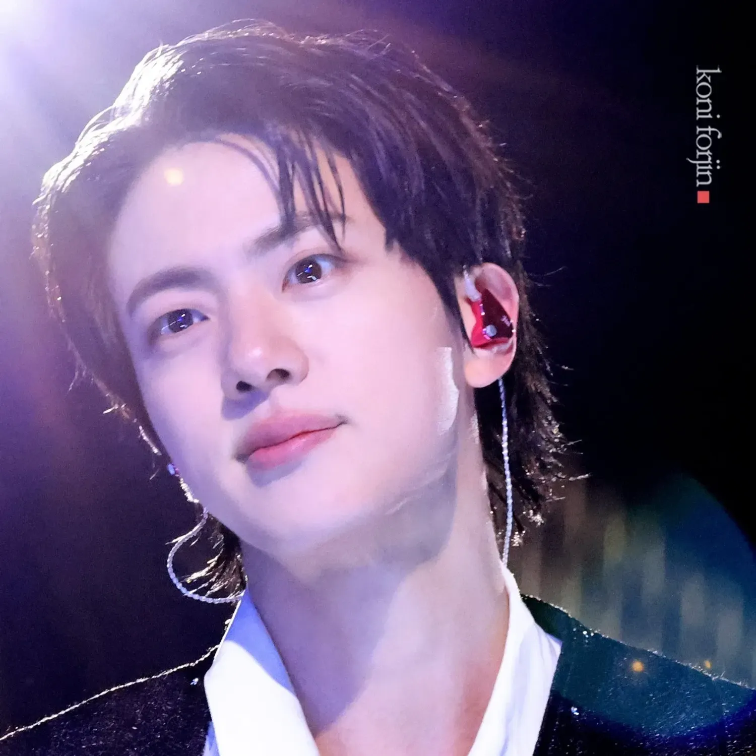 Foto aktivitas terbaru Jin (BTS)