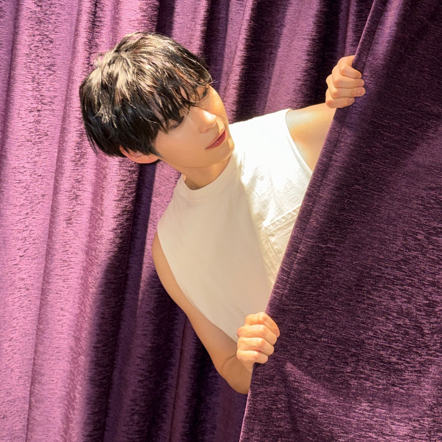 Latest photo of Sung Hanbin (ZEROBASEONE)