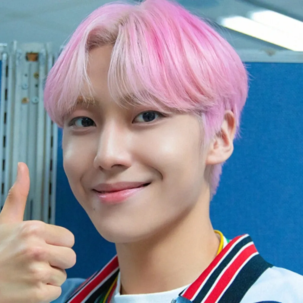 Behind-the-scenes cut of Lee Eunsang (YOUNITE)