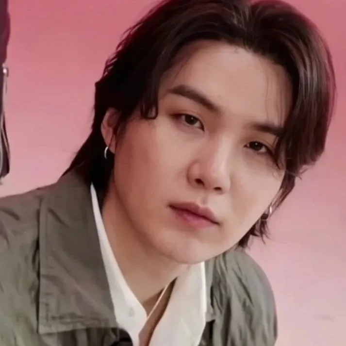 Latest photo of SUGA (BTS)
