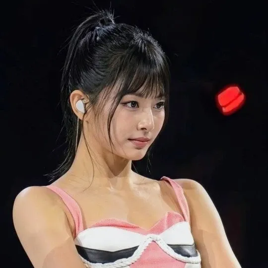 ツウィ (TWICE)の最近の活動写真