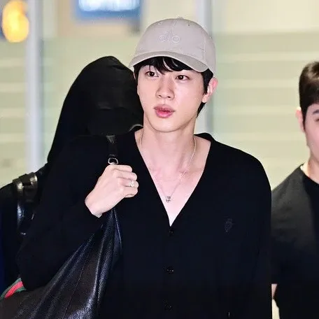 Momen yang diabadikan oleh penggemar Jin (BTS)
