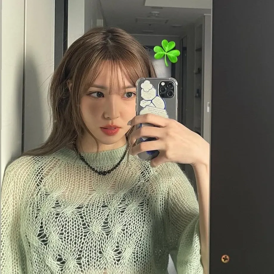 A moment captured by Yuju (GFRIEND)'s fan