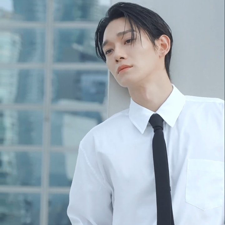 Behind-the-scenes cut of EXO