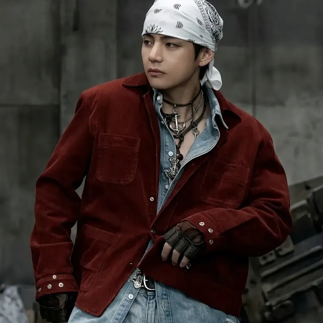 Latest photo of V (BTS)