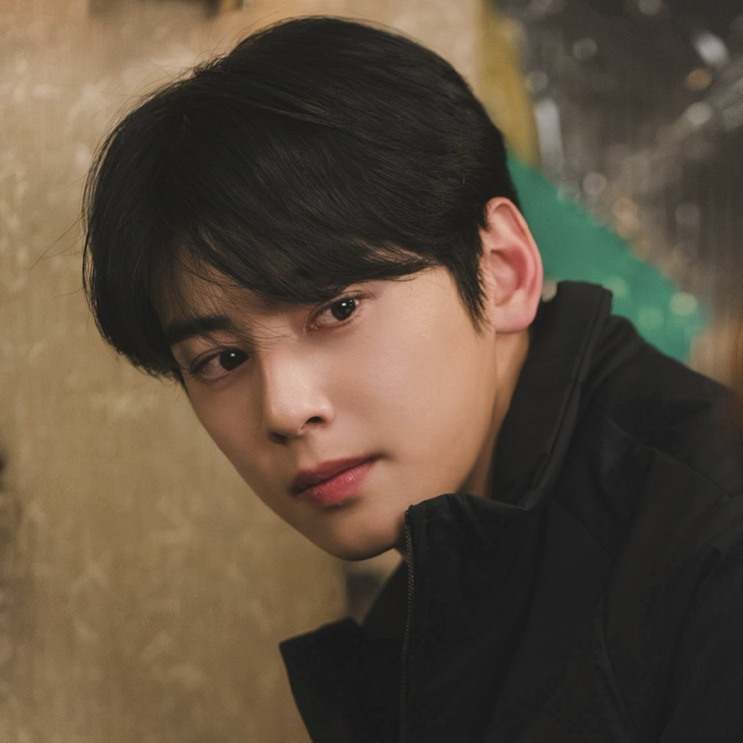 Latest photo of Eunwoo (ASTRO)