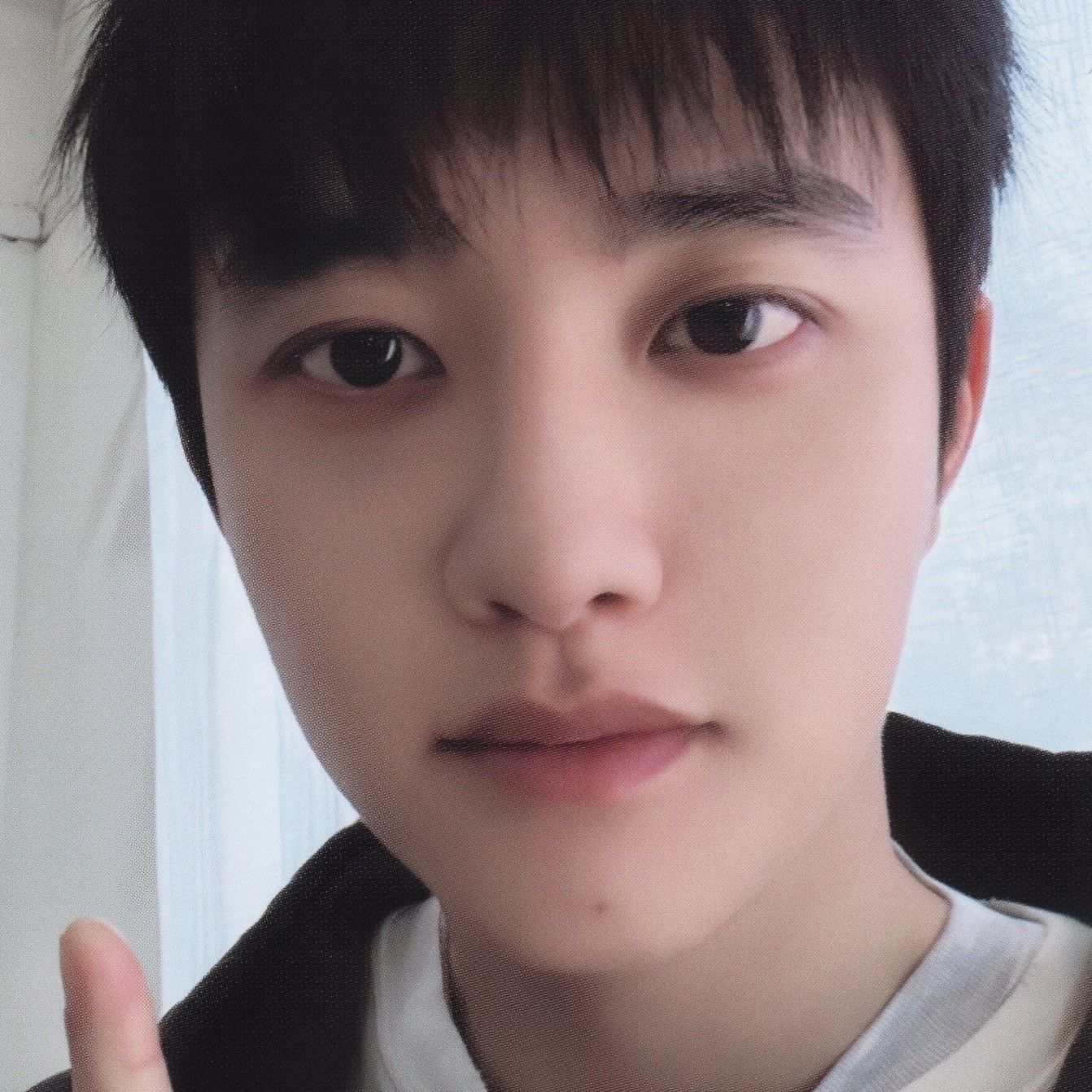 Behind-the-scenes cut of D.O. (EXO)