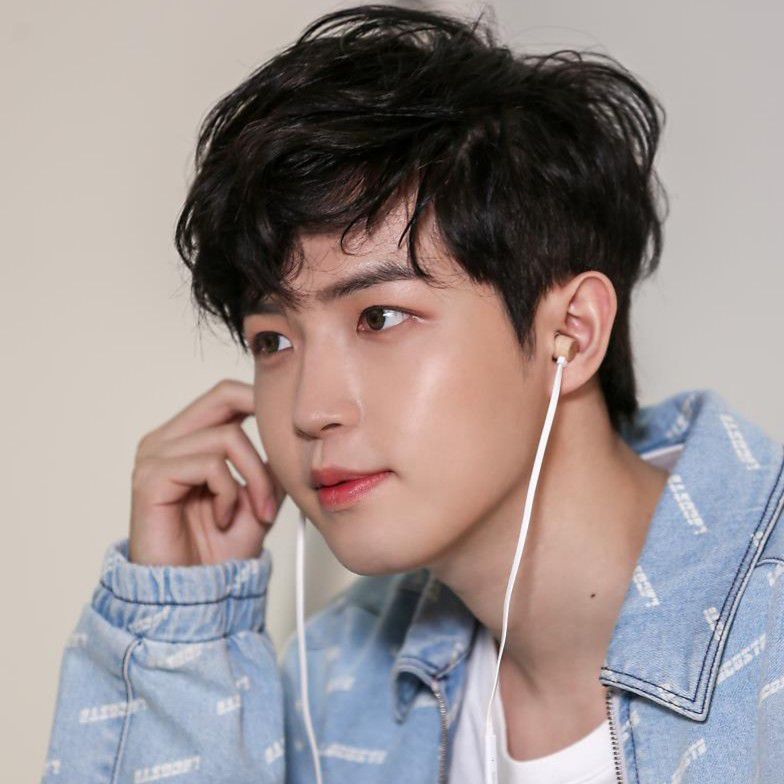 Foto terbaru Kim Jaehwan