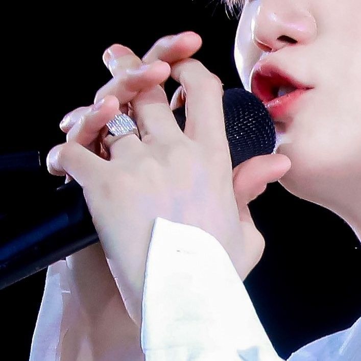 슈가 (방탄소년단) 최근 활동샷