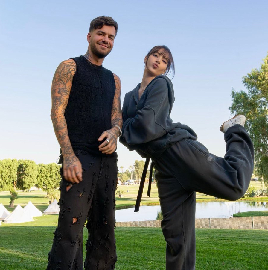 Foto aktivitas terbaru Lisa (BLACKPINK)