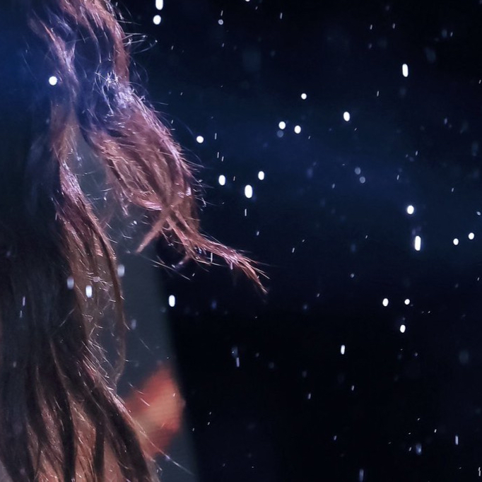 A moment captured by Yuha (Hearts2Hearts)'s fan