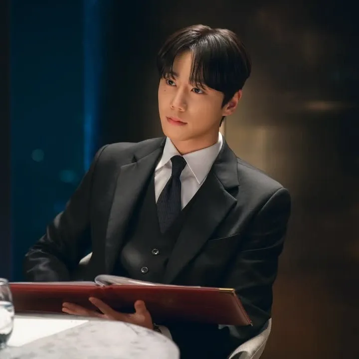 Recent activity shot of Lee Junyoung