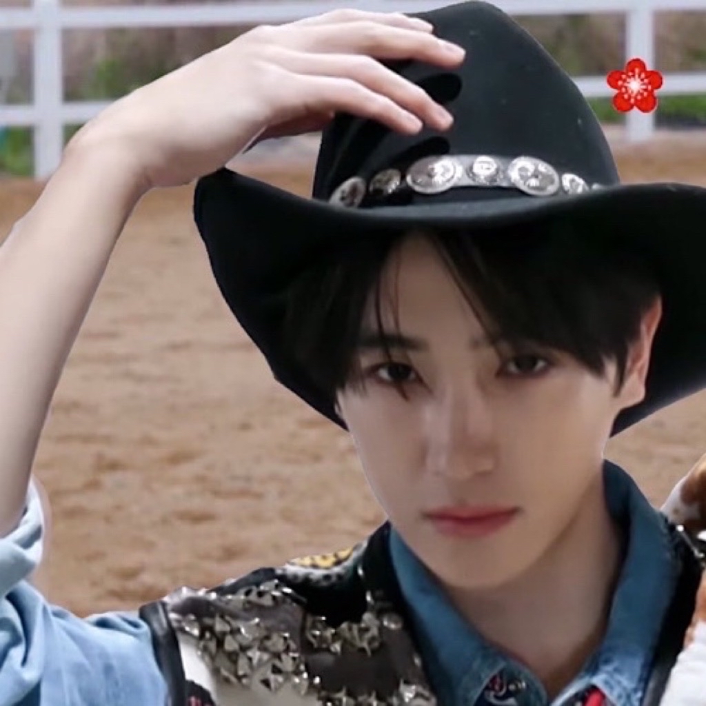 Behind-the-scenes cut of Hyunjae (THE BOYZ)
