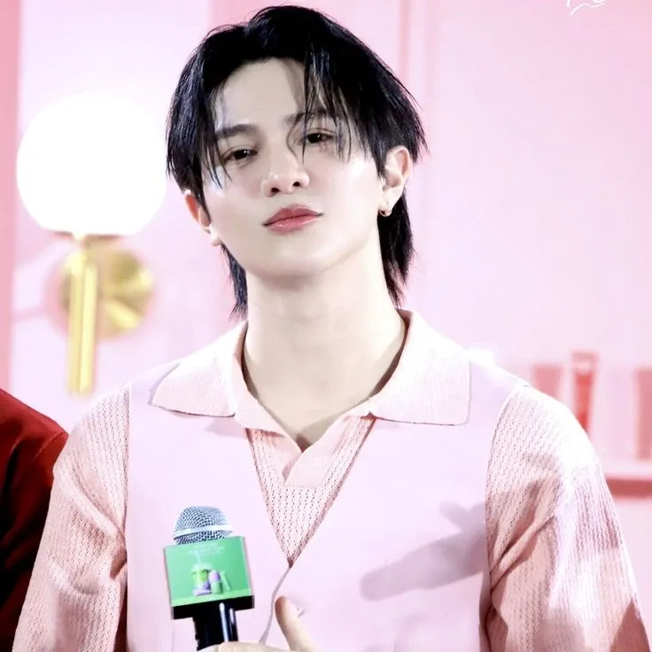 A moment captured by William (LYKN)'s fan