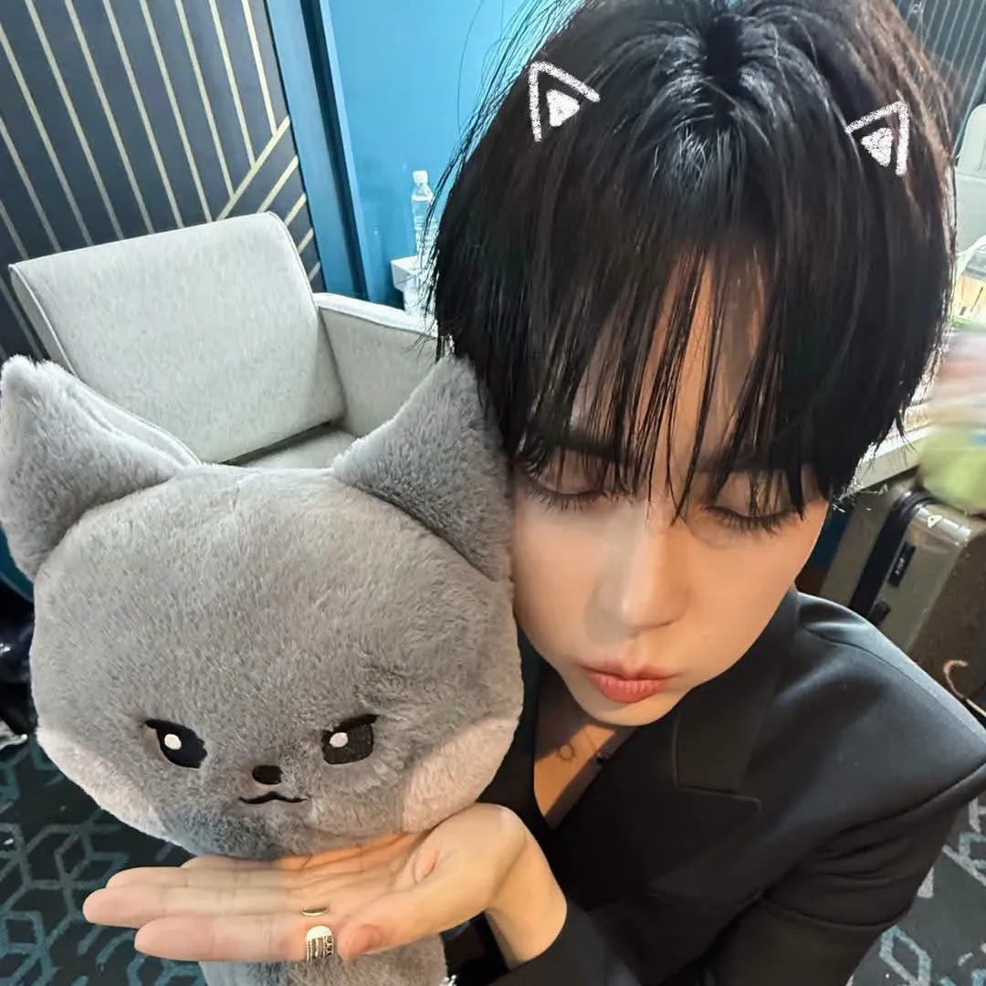 Latest photo of Sung Hanbin (ZEROBASEONE)