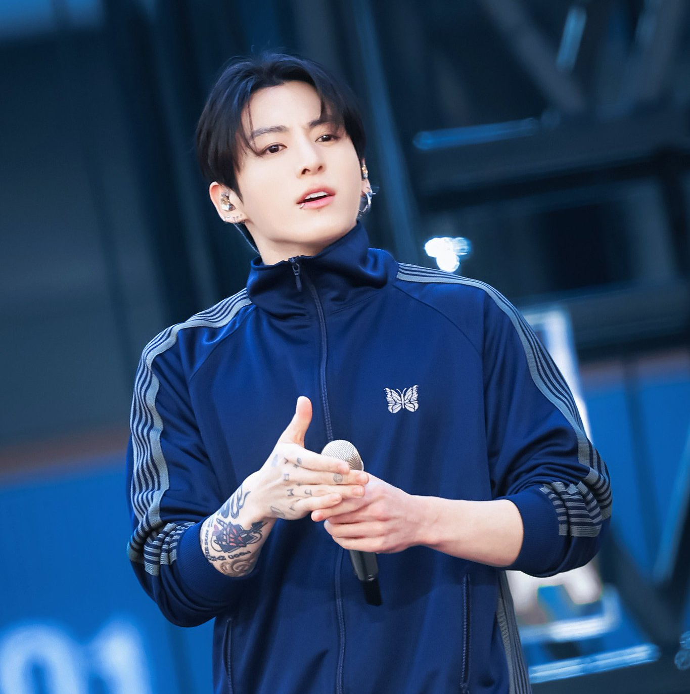 Foto aktivitas terbaru Jungkook (BTS)