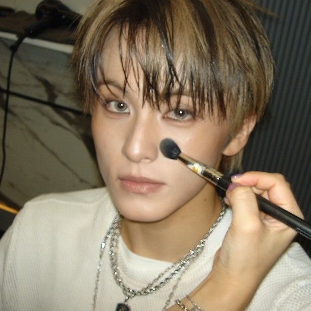 Behind-the-scenes cut of Mark (NCT 127, NCT DREAM)