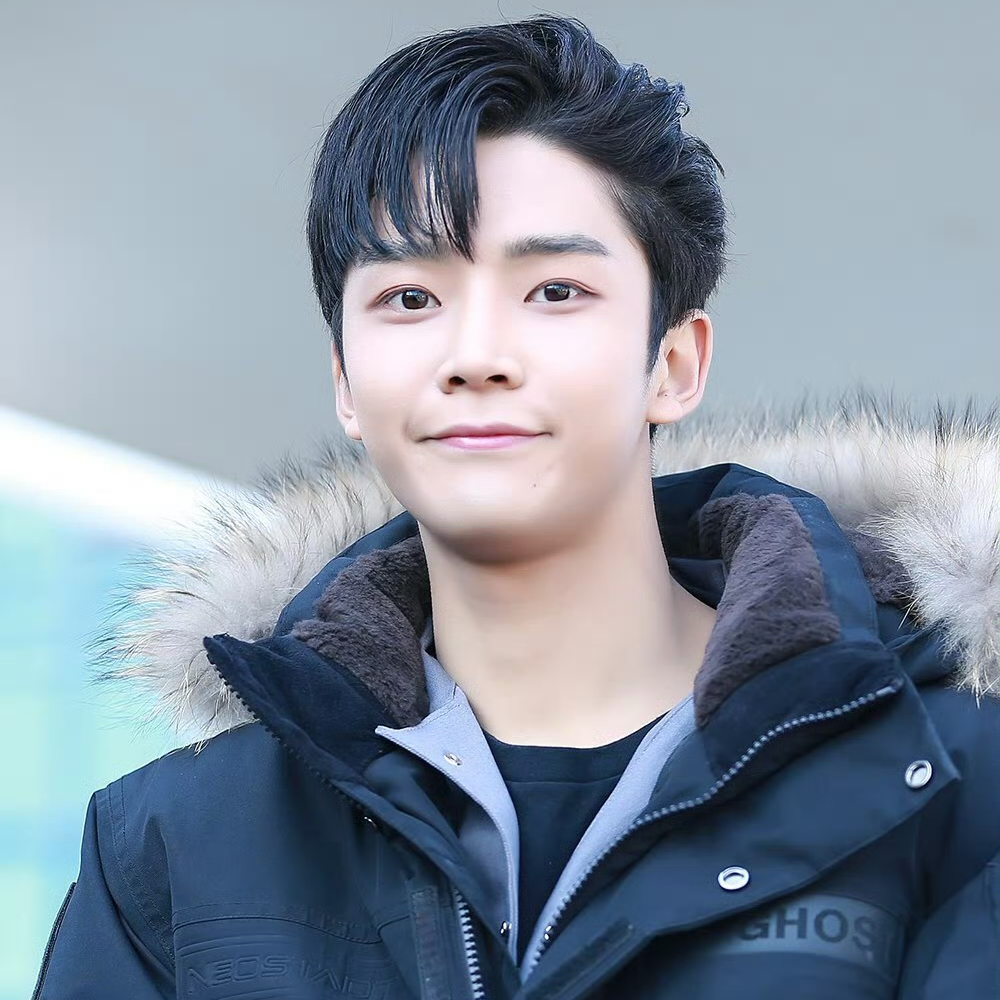 Behind-the-scenes cut of Rowoon