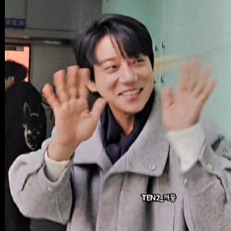 Latest photo of Hwang Chiyeol