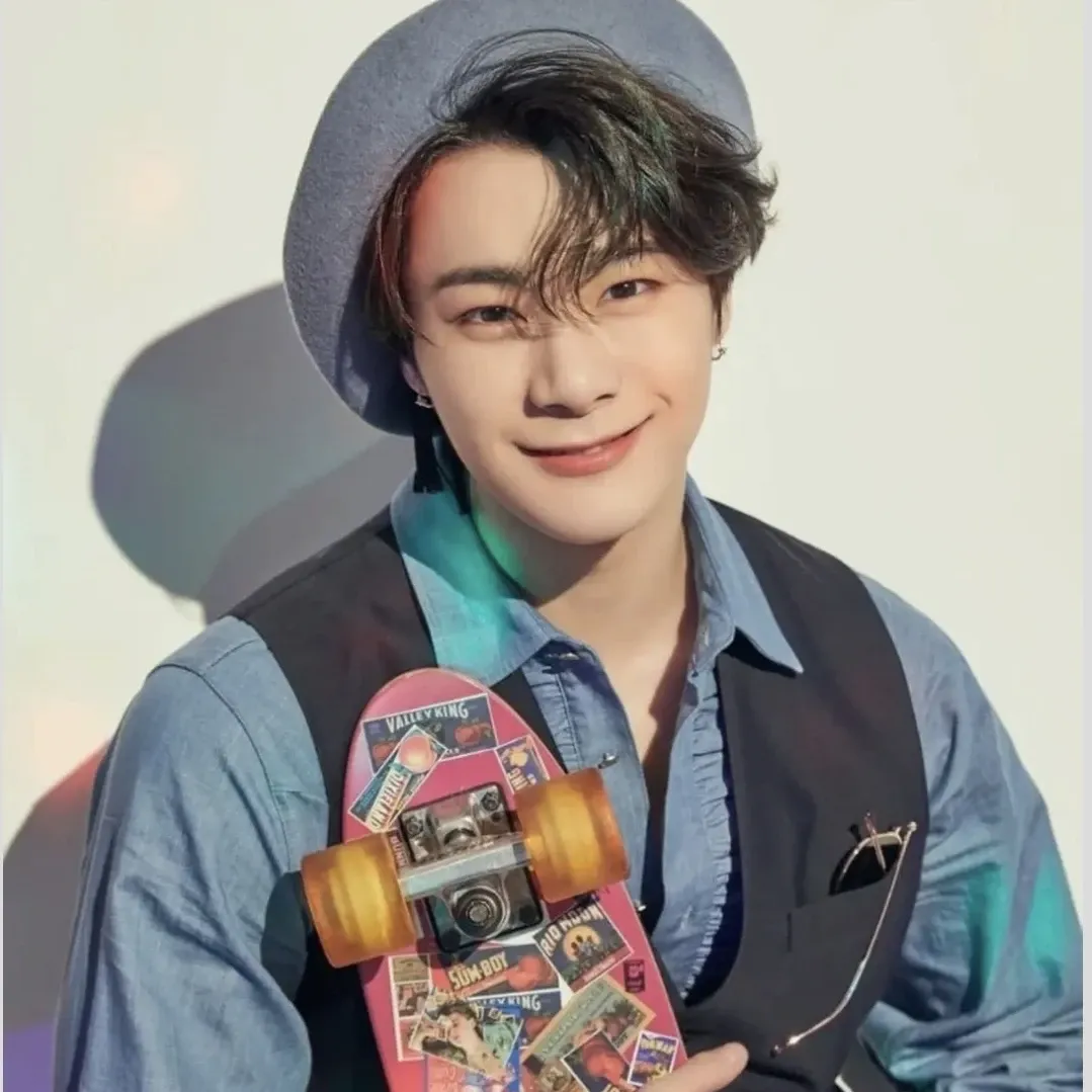 Latest photo of Moonbin (ASTRO)
