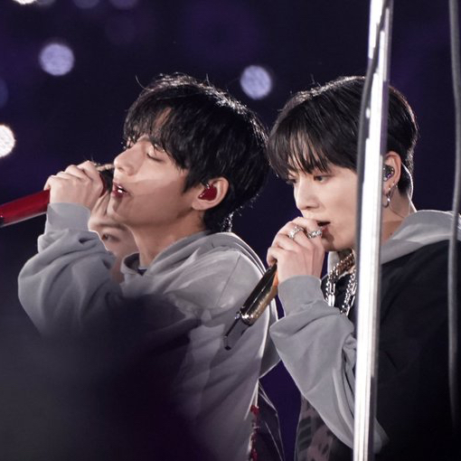 뷔 (방탄소년단) 최근 활동샷