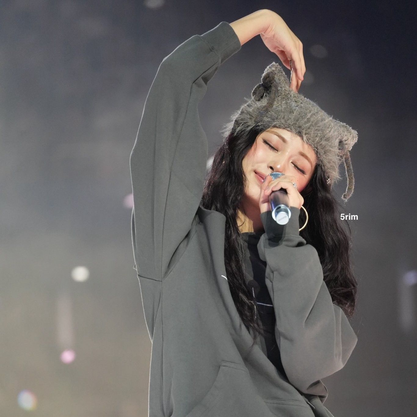 Foto aktivitas terbaru Tzuyu (TWICE)