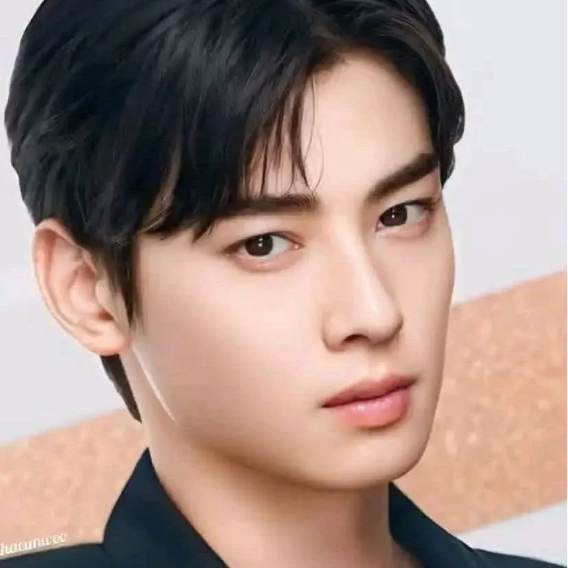 Latest photo of Eunwoo (ASTRO)