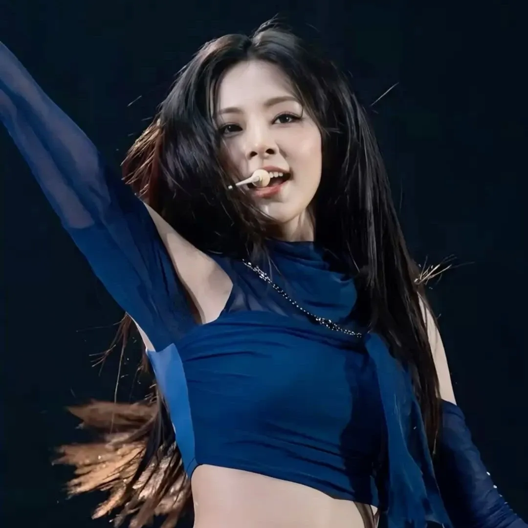 Recent activity shot of Tzuyu (TWICE)