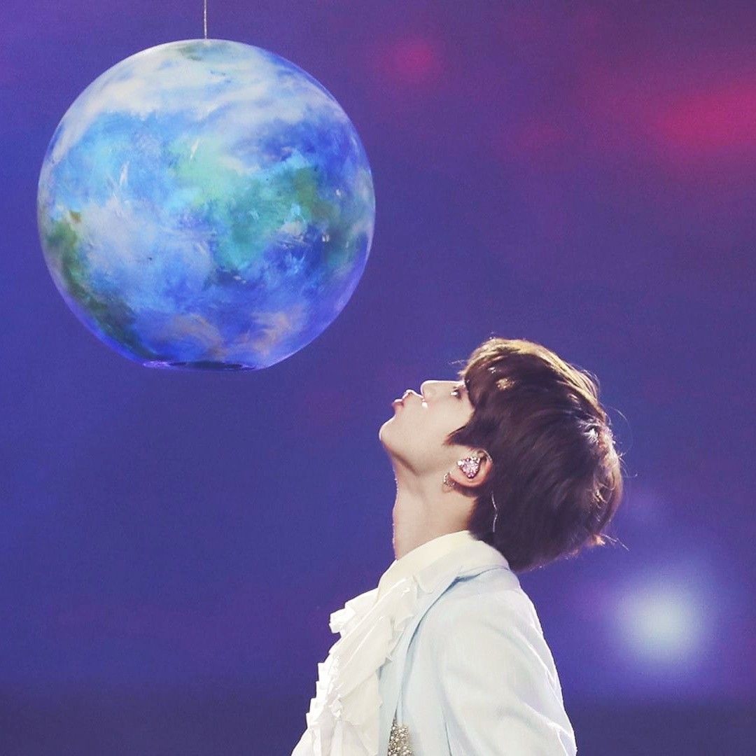 Behind-the-scenes cut of Jin (BTS)