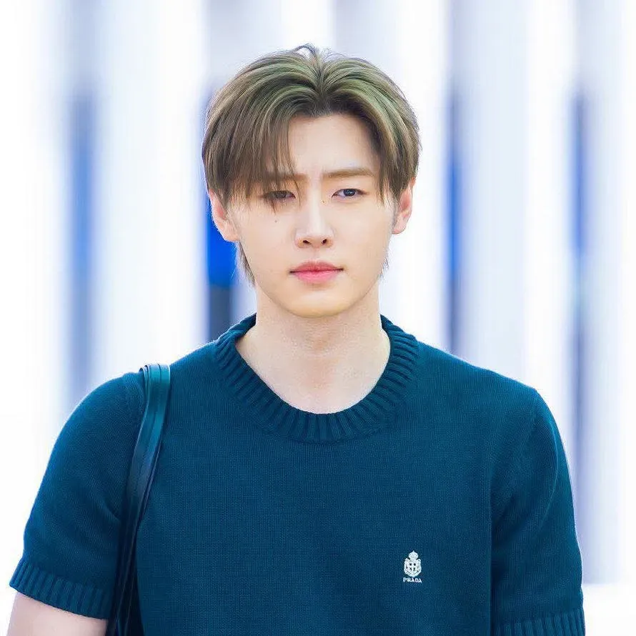 Foto terbaru Sunghoon (ENHYPEN)