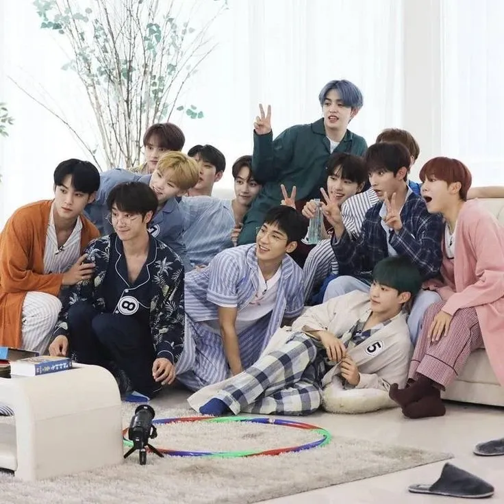 Foto aktivitas terbaru SEVENTEEN