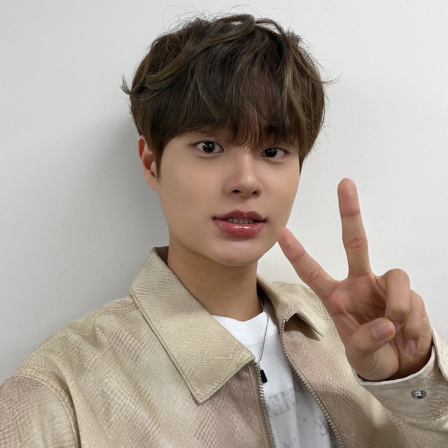 Recent activity shot of Lee Daehwi (AB6IX)