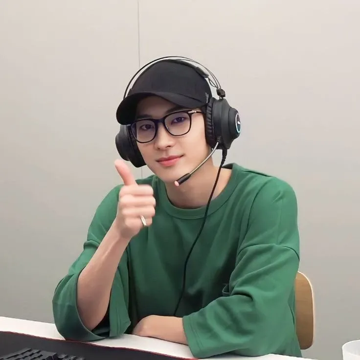 圓佑 (SEVENTEEN)的最新照片