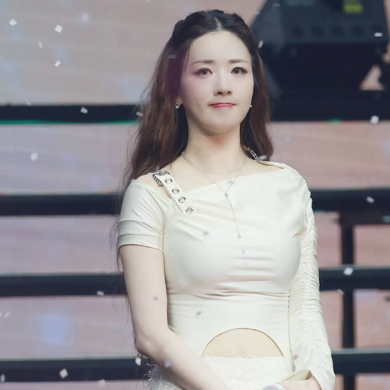 Foto aktivitas terbaru Yoon Bomi (Apink)